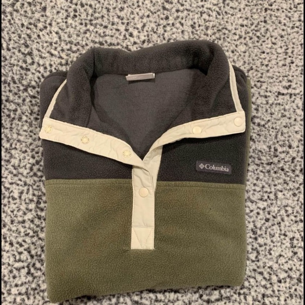 Womens Columbia fleece sweater